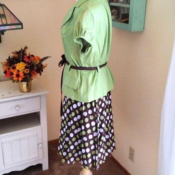 Studio One Two Piece Set - Picture 4 of 10